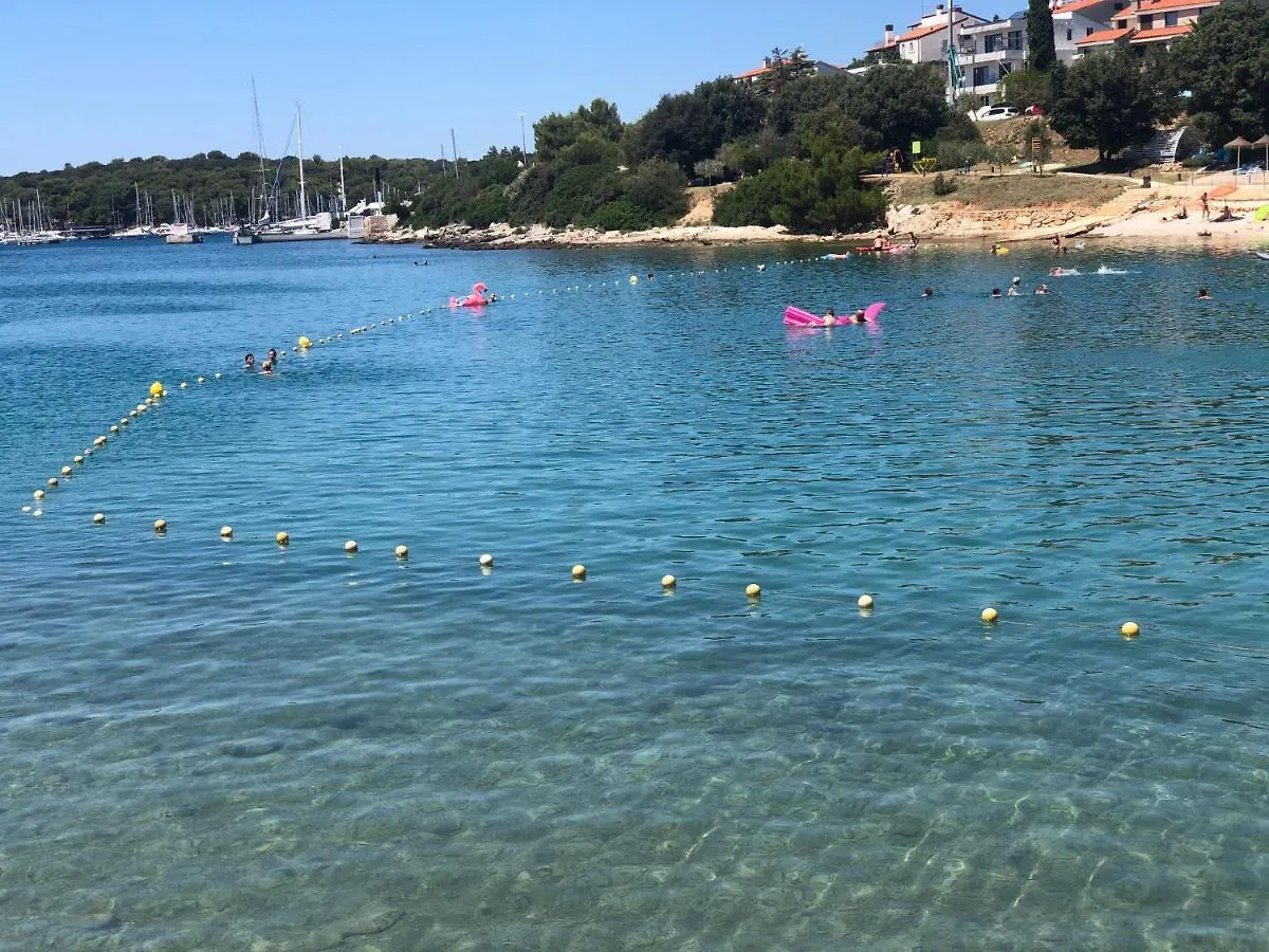 Apartments By The Sea Pula 0*,