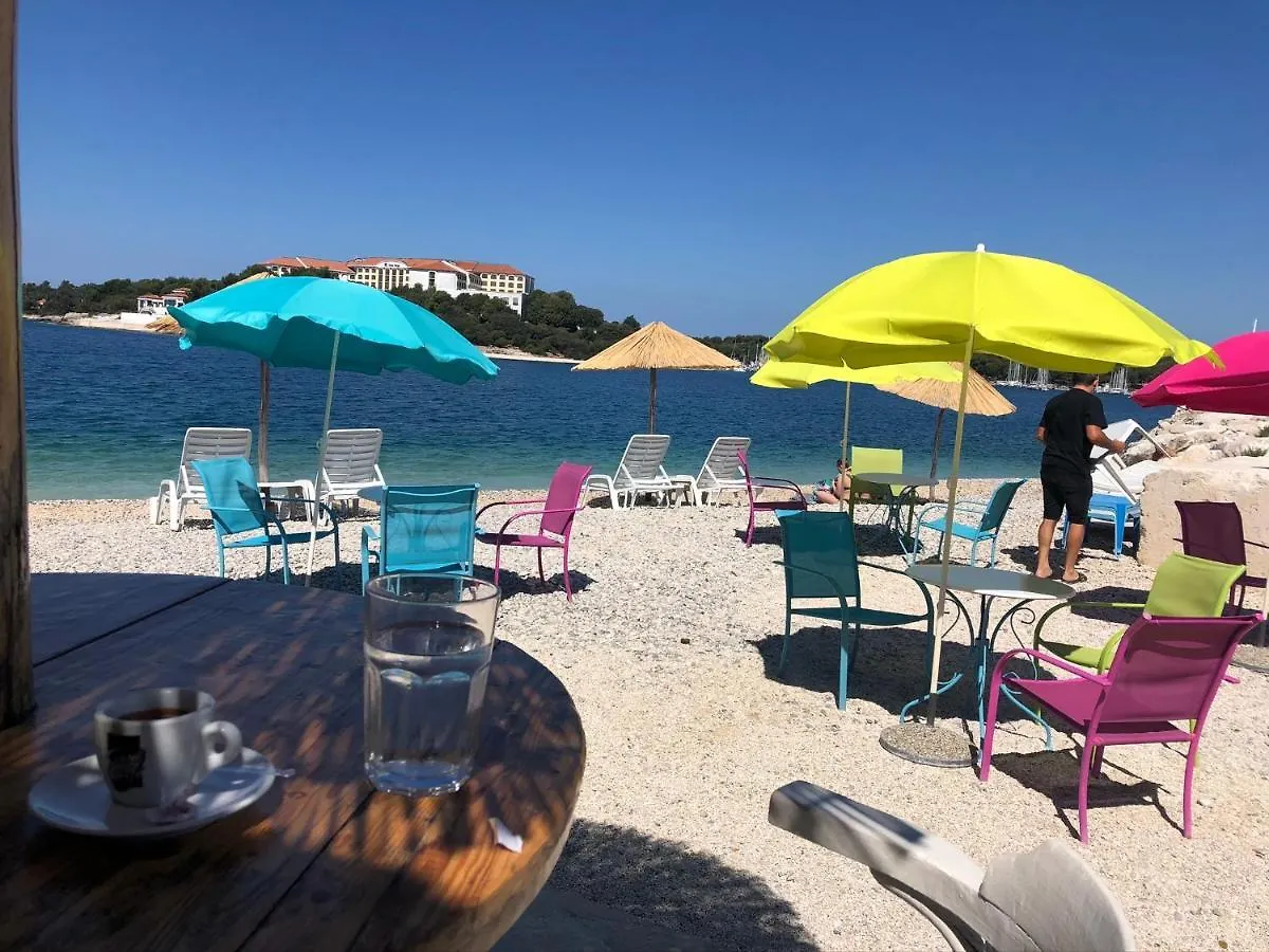 Apartments By The Sea Pula