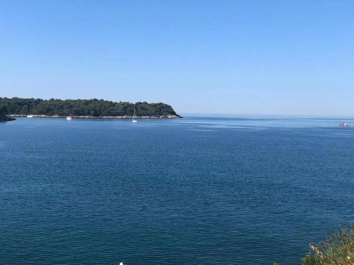 Apartments By The Sea Pula
