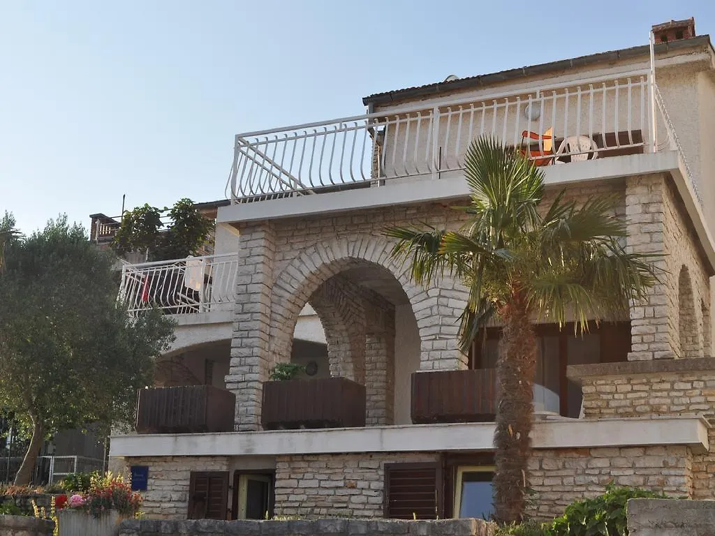Apartments By The Sea Pula