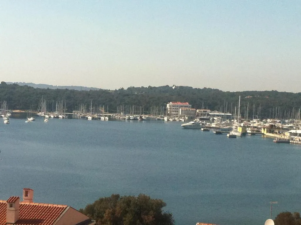 Apartments By The Sea Pula