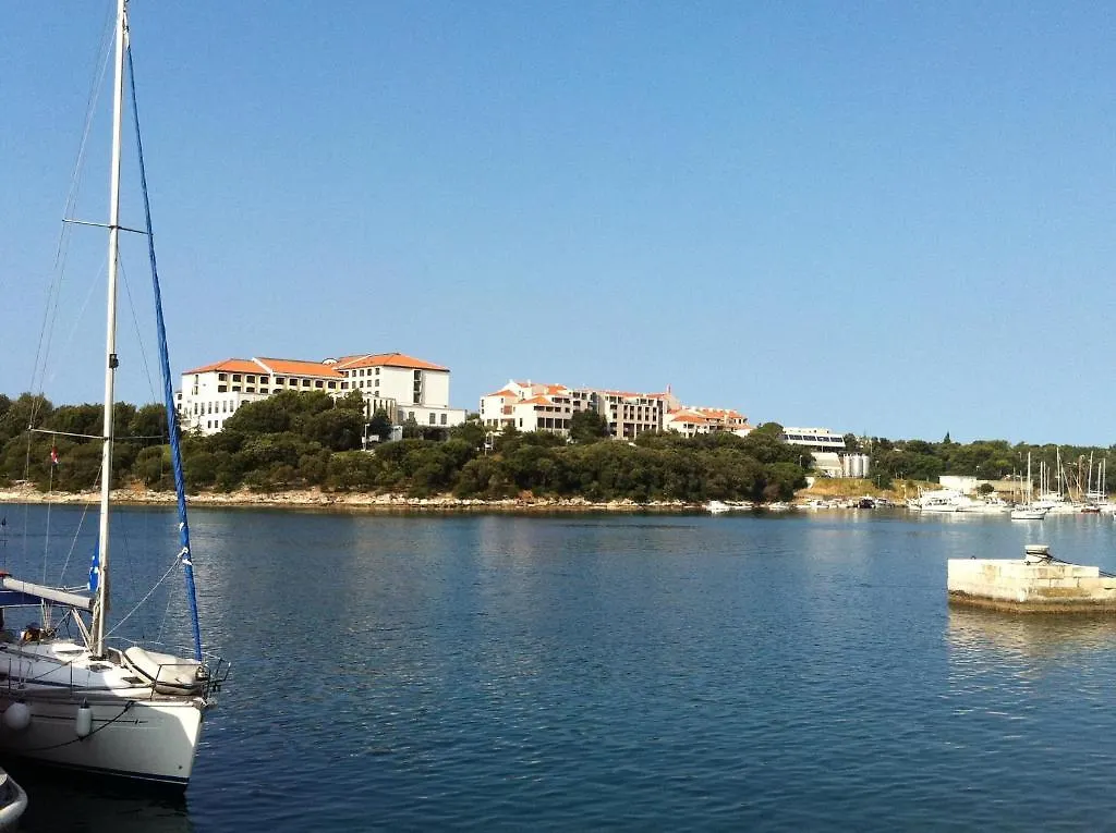 Apartments By The Sea Pula