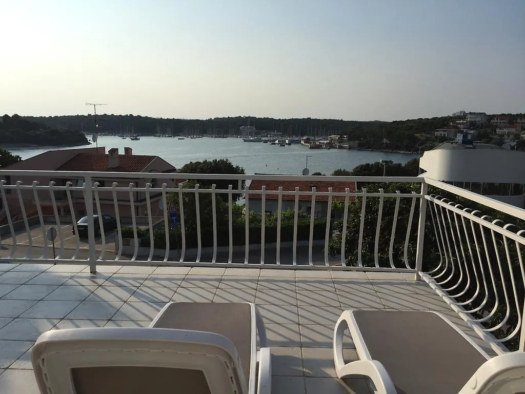 Apartments By The Sea Pula Croatia