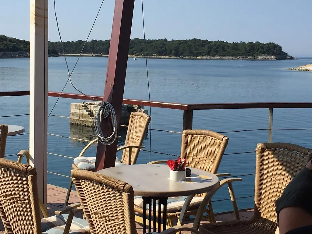 Apartments By The Sea Pula Croatia