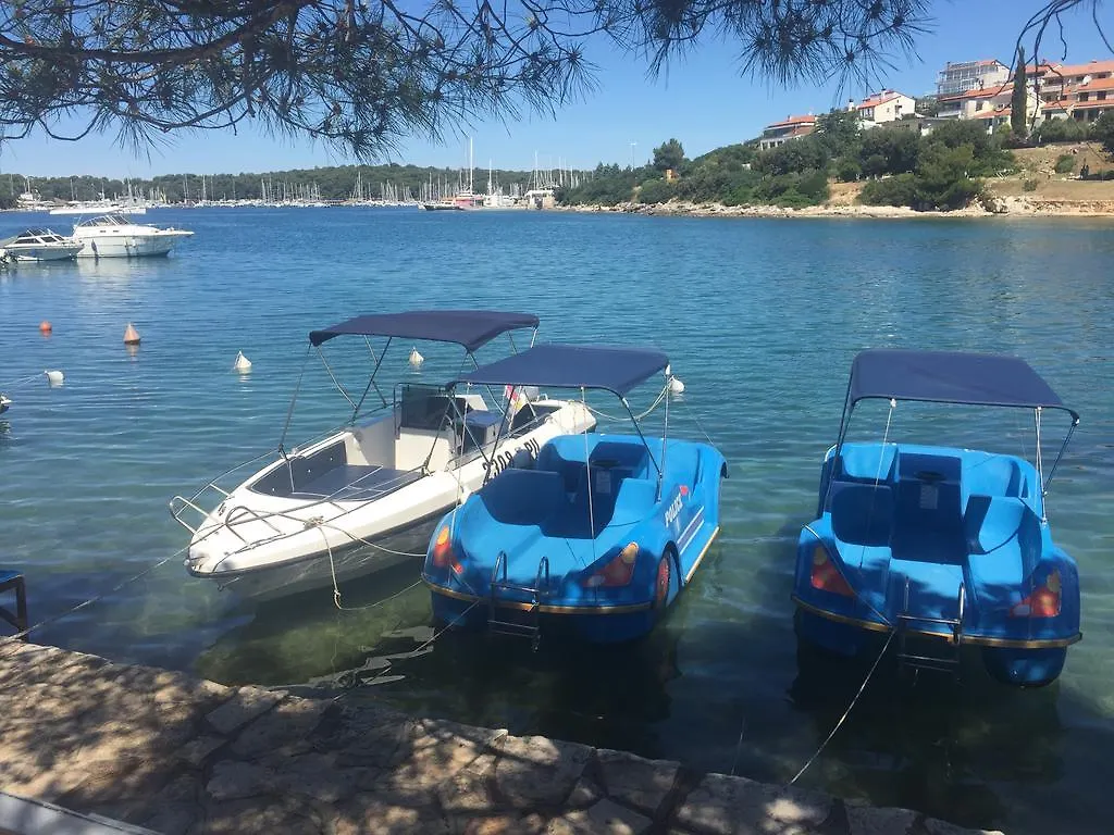 Apartments By The Sea Pula