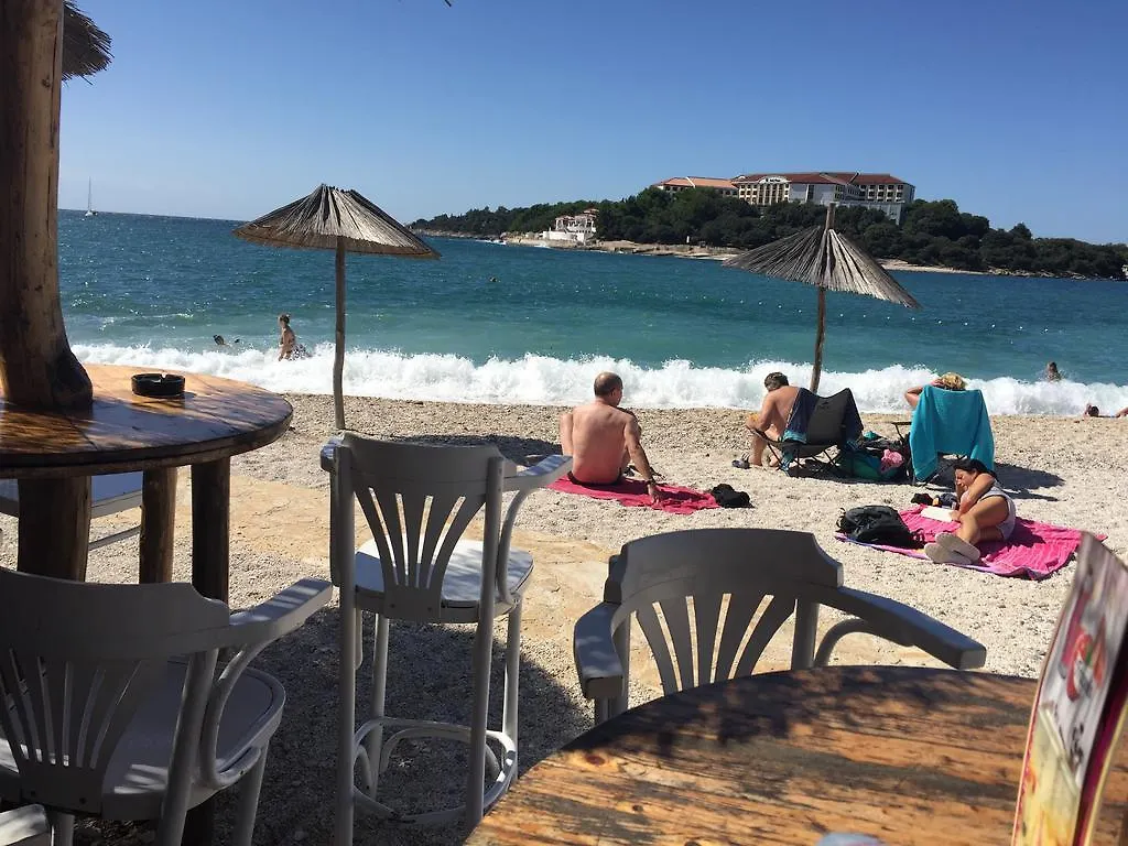 Apartments By The Sea Pula 0*,