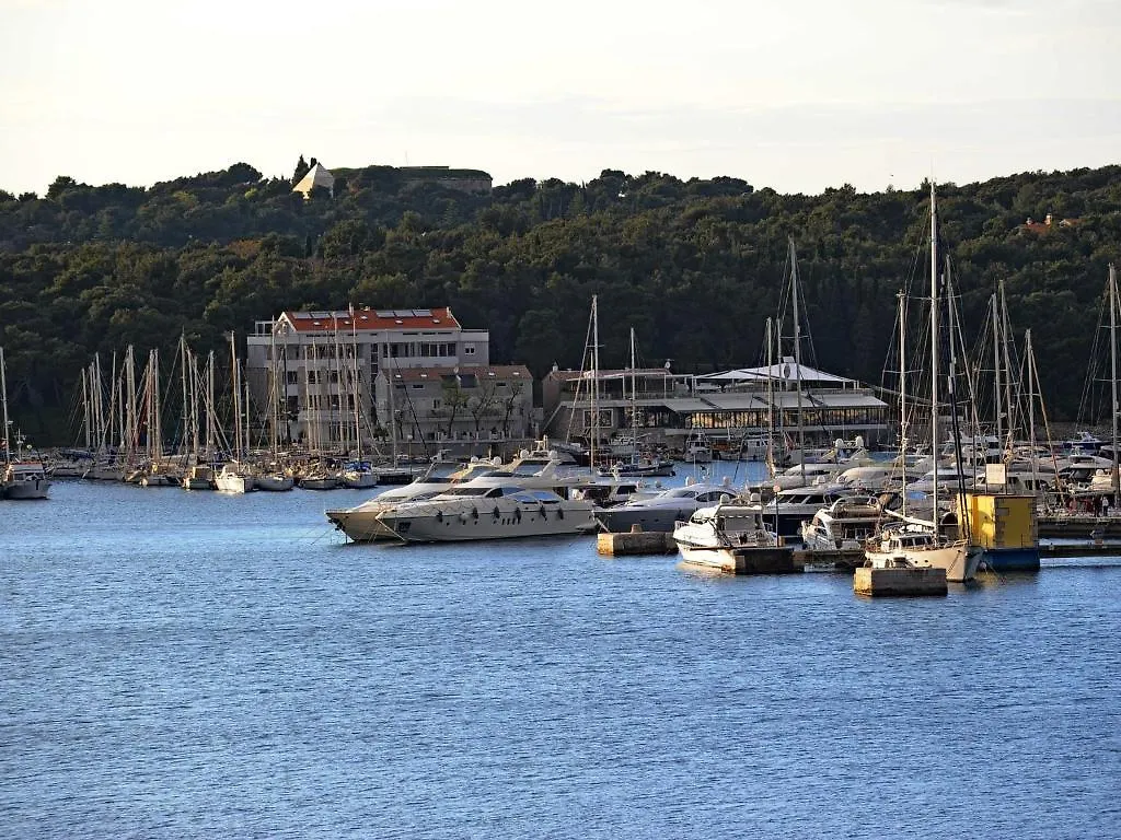 Apartments By The Sea Pula Croatia