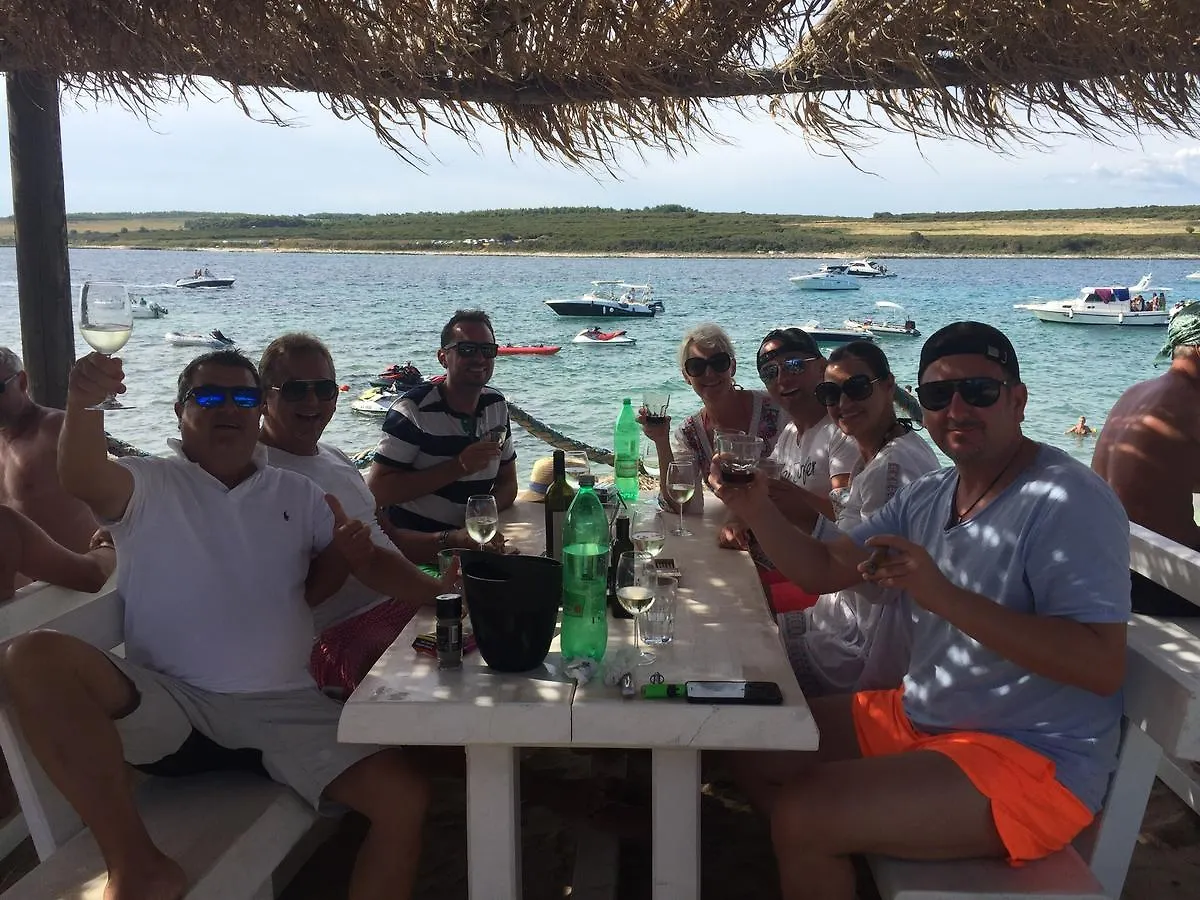 Apartments By The Sea Pula