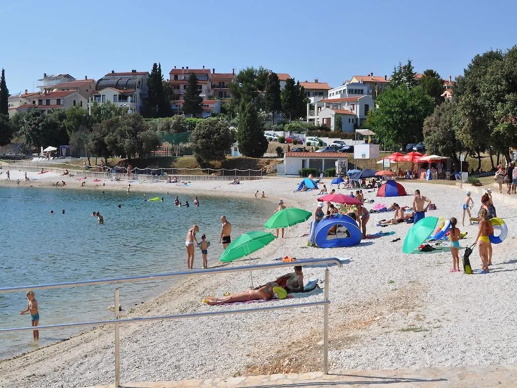 Apartments By The Sea Pula
