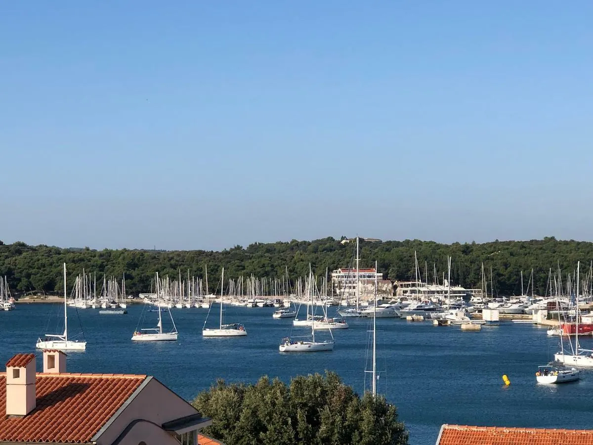 Apartments By The Sea Pula